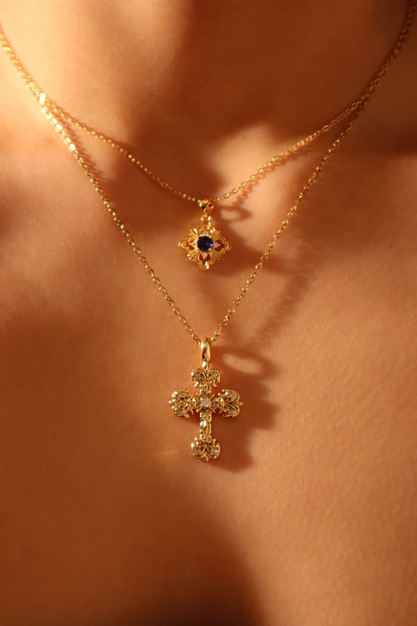 Cadena de encaje con gemas azules en vermeil