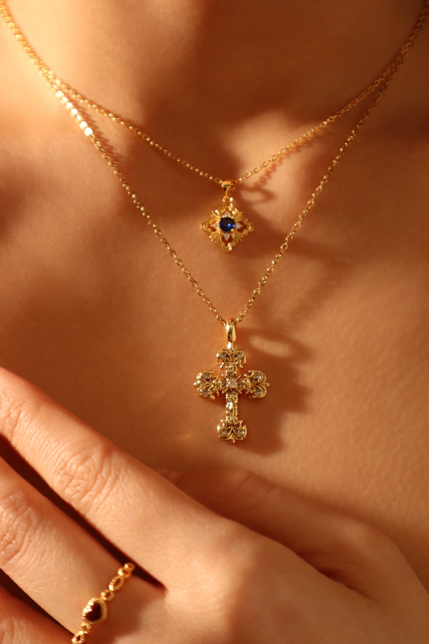 Cadena de encaje con gemas azules en vermeil