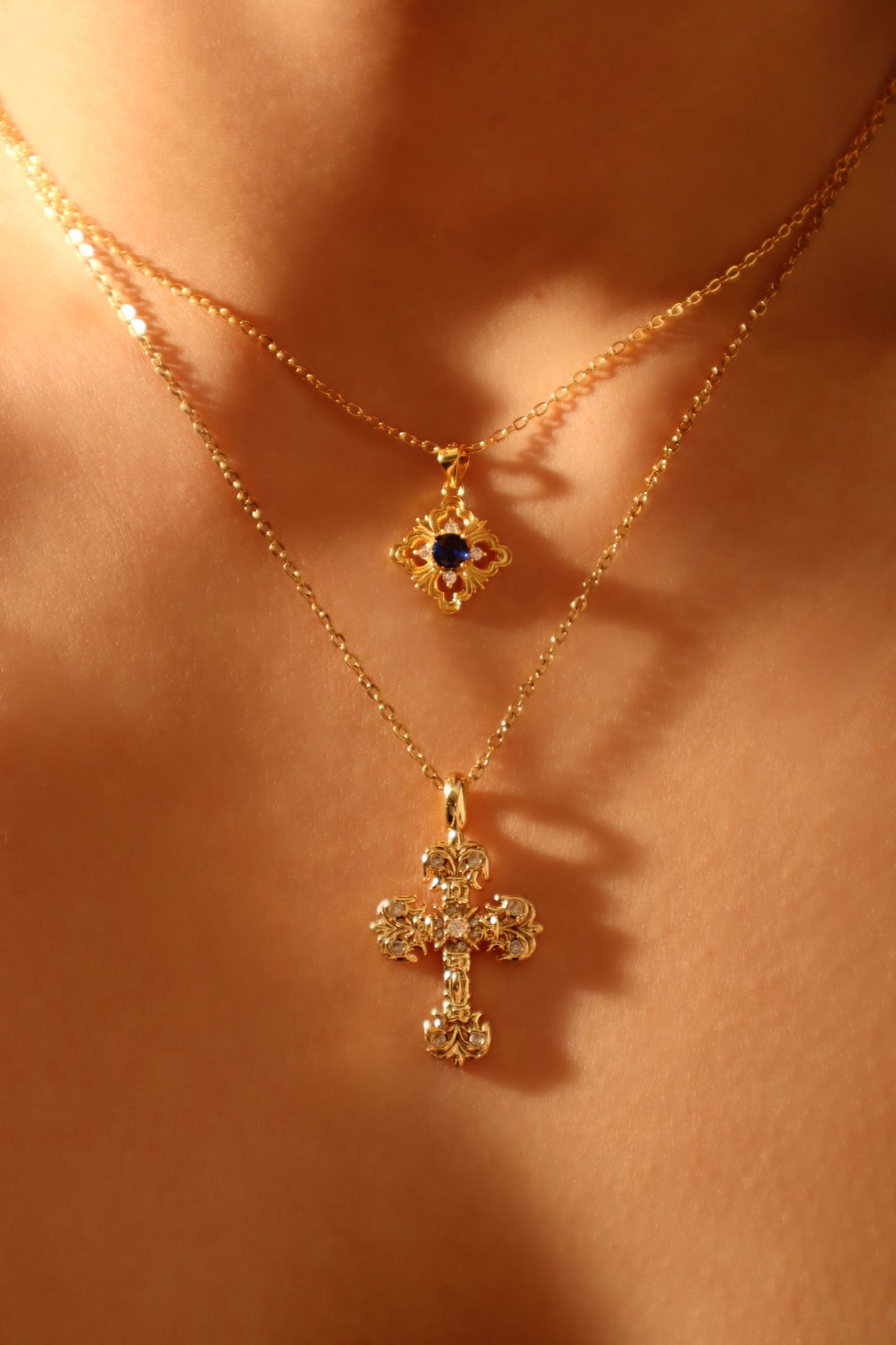 Cadena de encaje con gemas azules en vermeil
