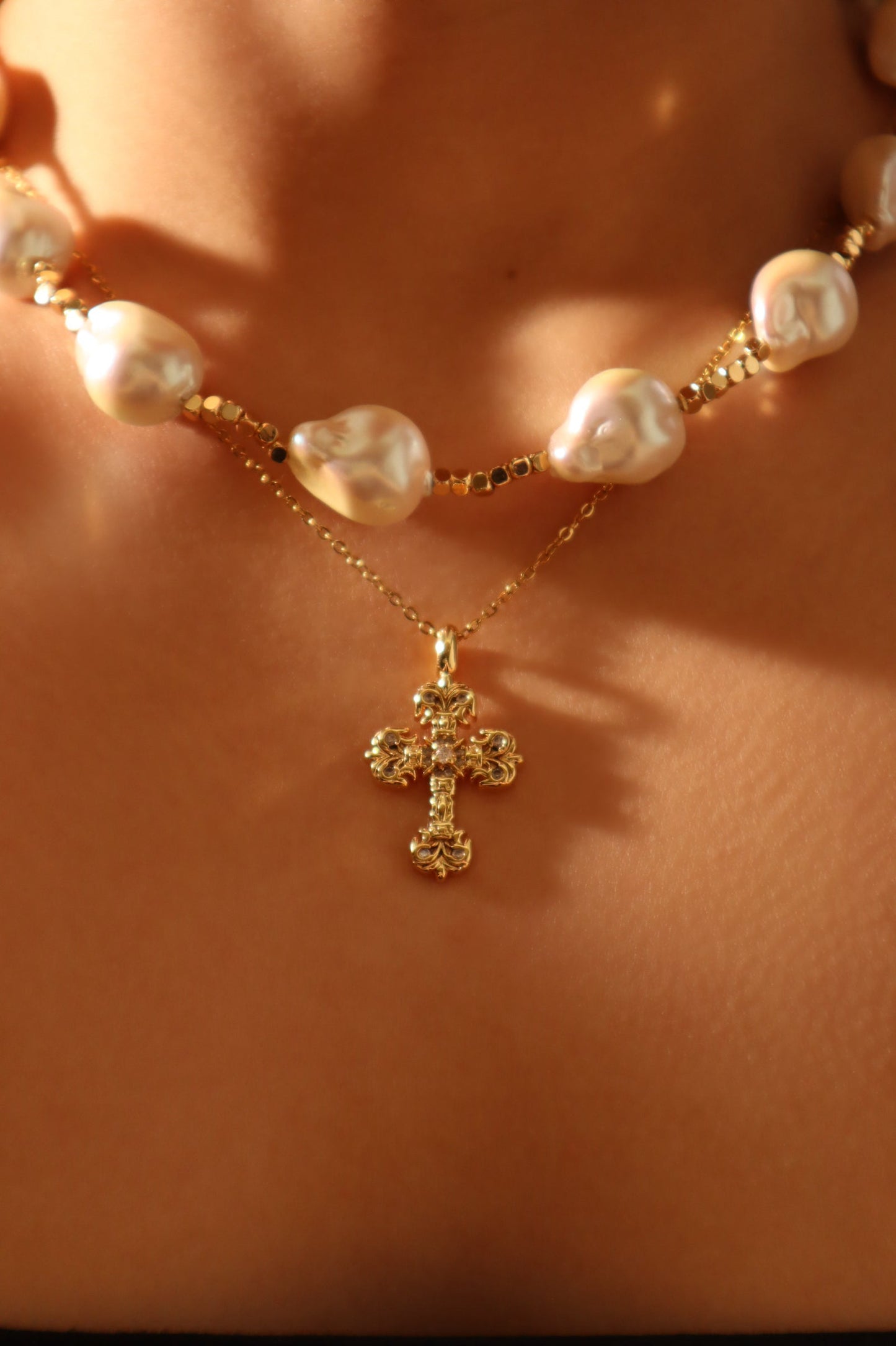 Collar de perlas barrocas múltiples