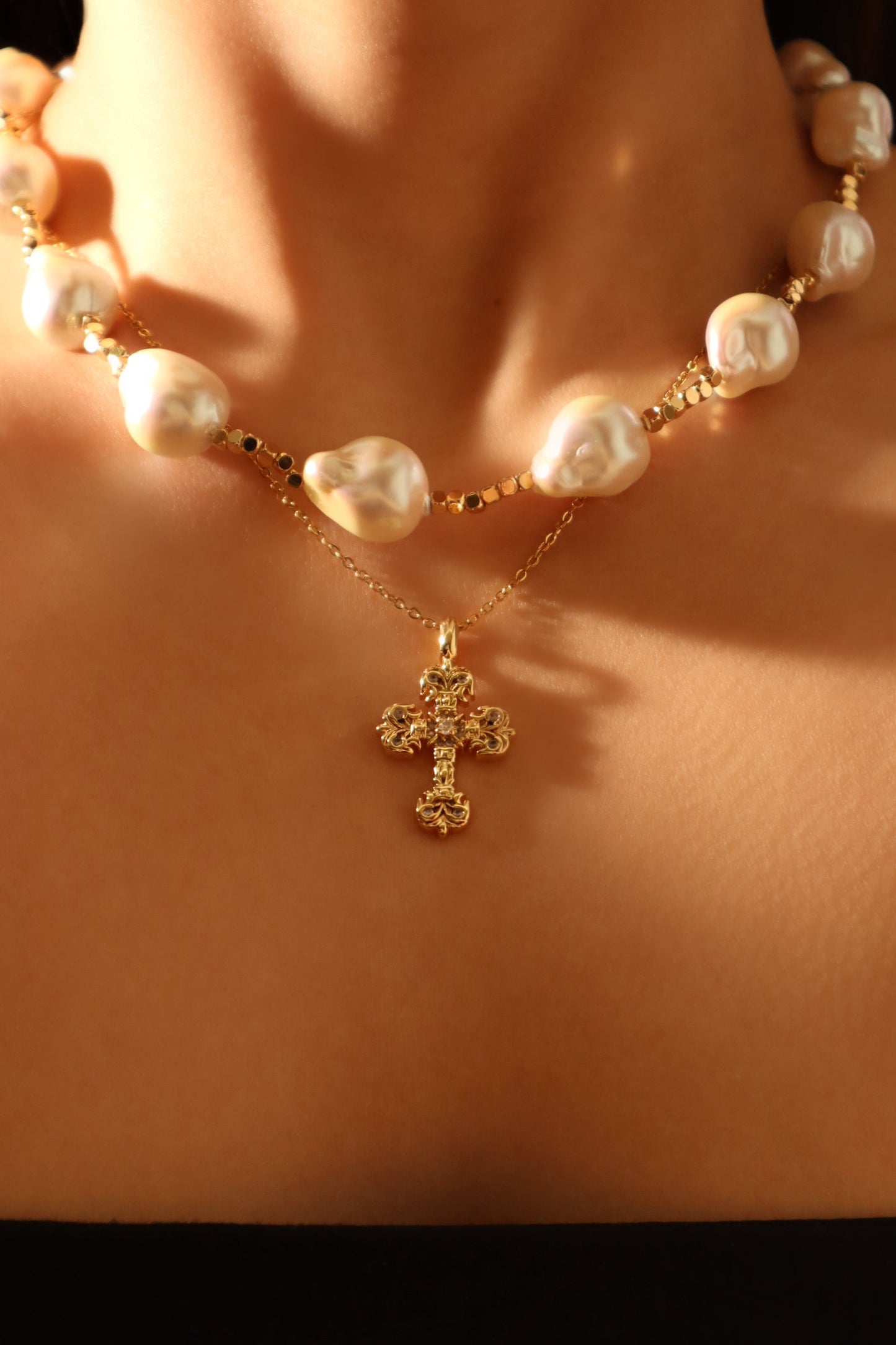 Collar de perlas barrocas múltiples