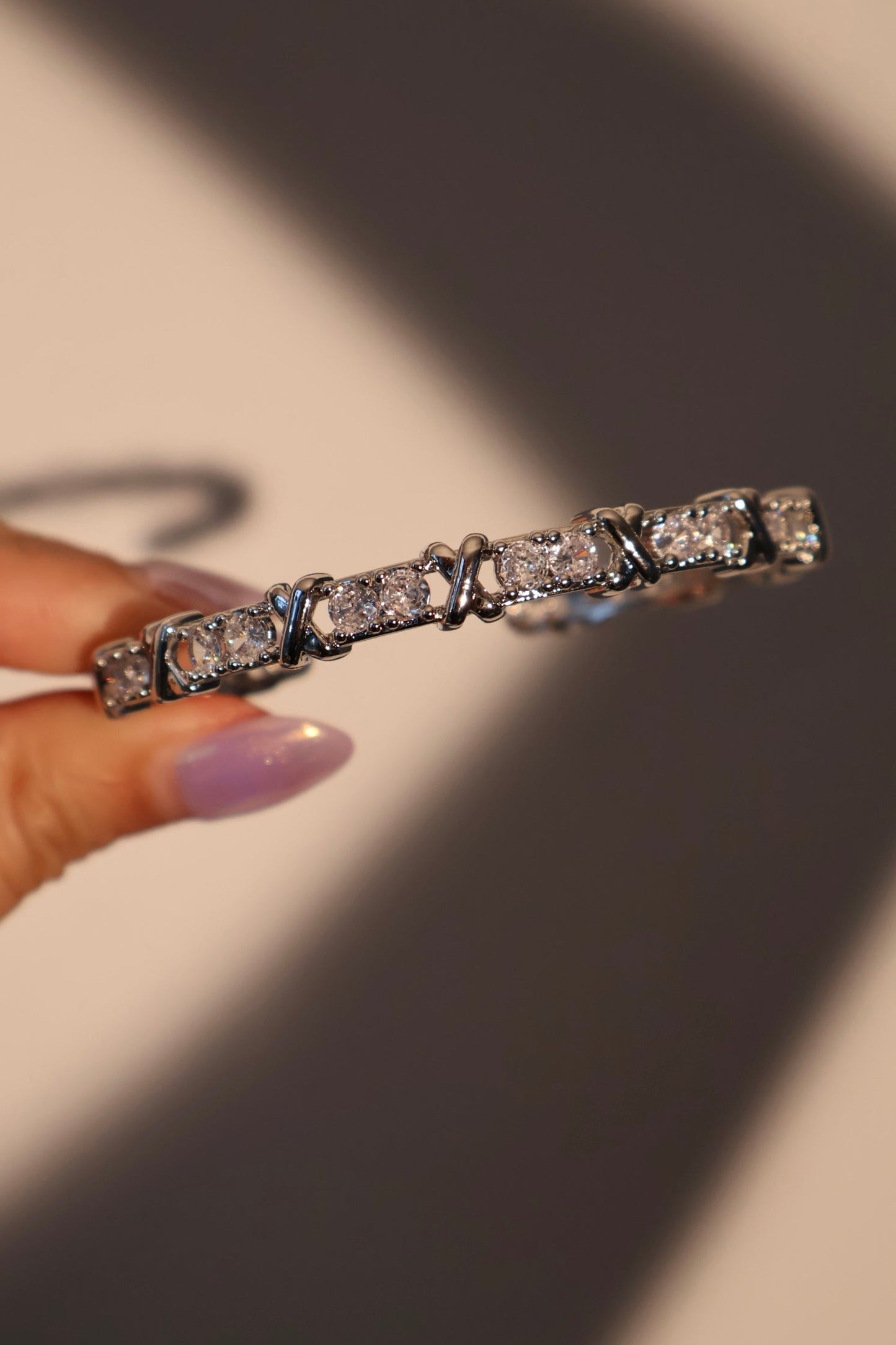 Pulsera con cruz de diamantes