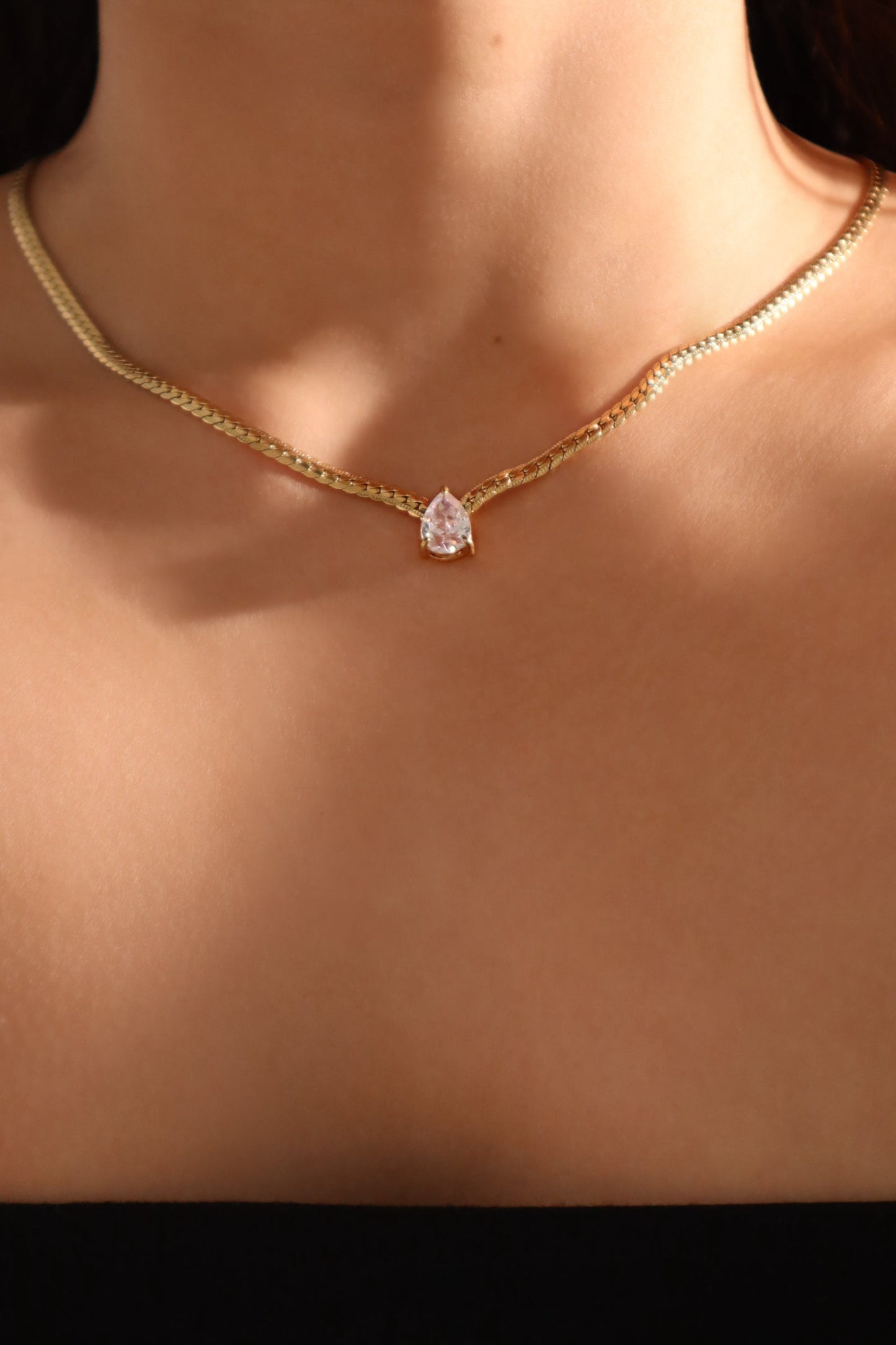 Collar de cadena con gotas de agua en acero inoxidable