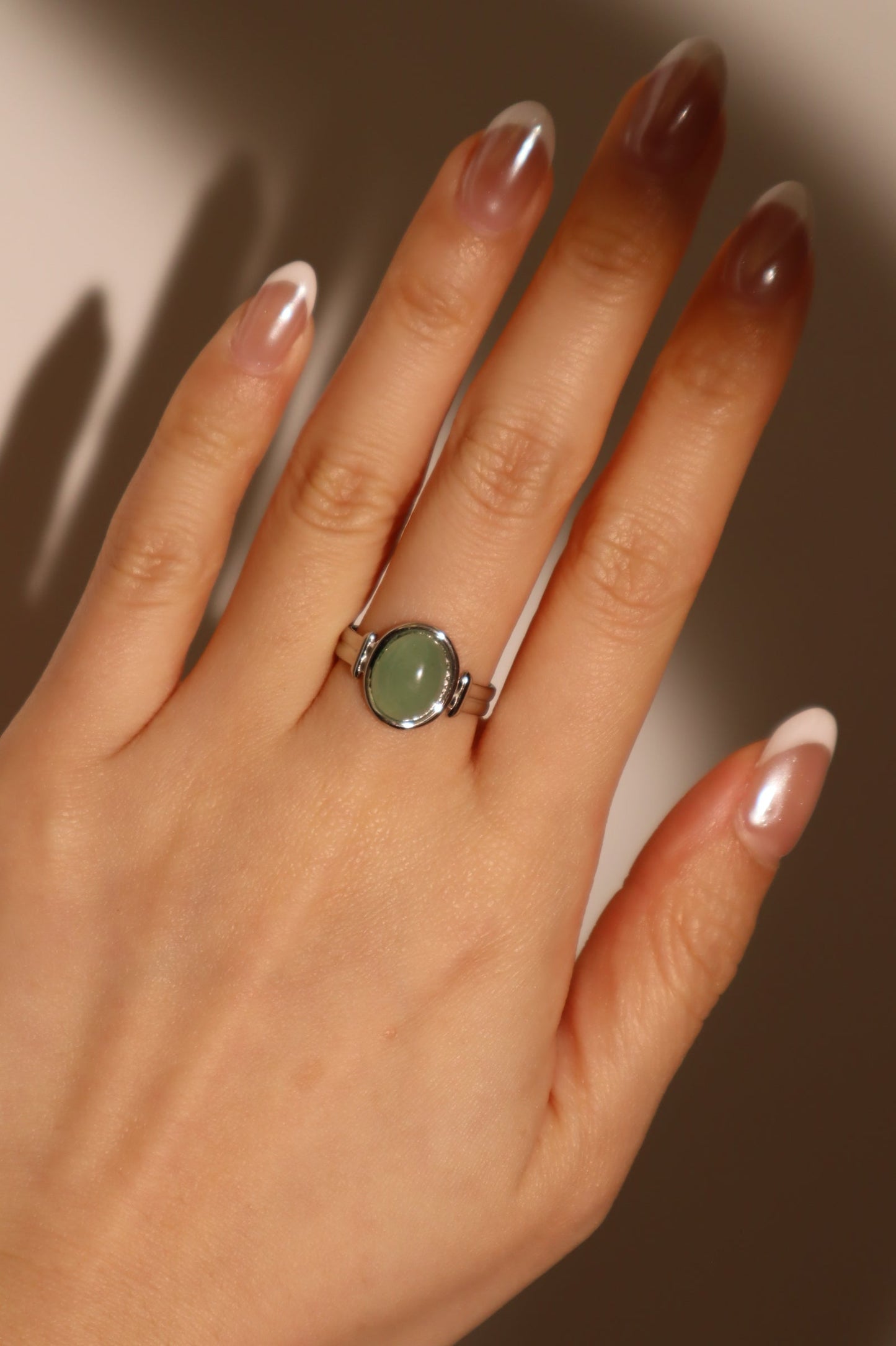 Anillo de jade natural en acero inoxidable