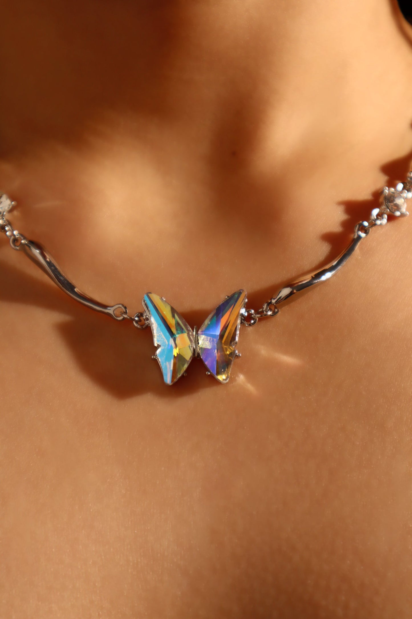 Cadena de mariposa de vidrio dichroico en acero inoxidable