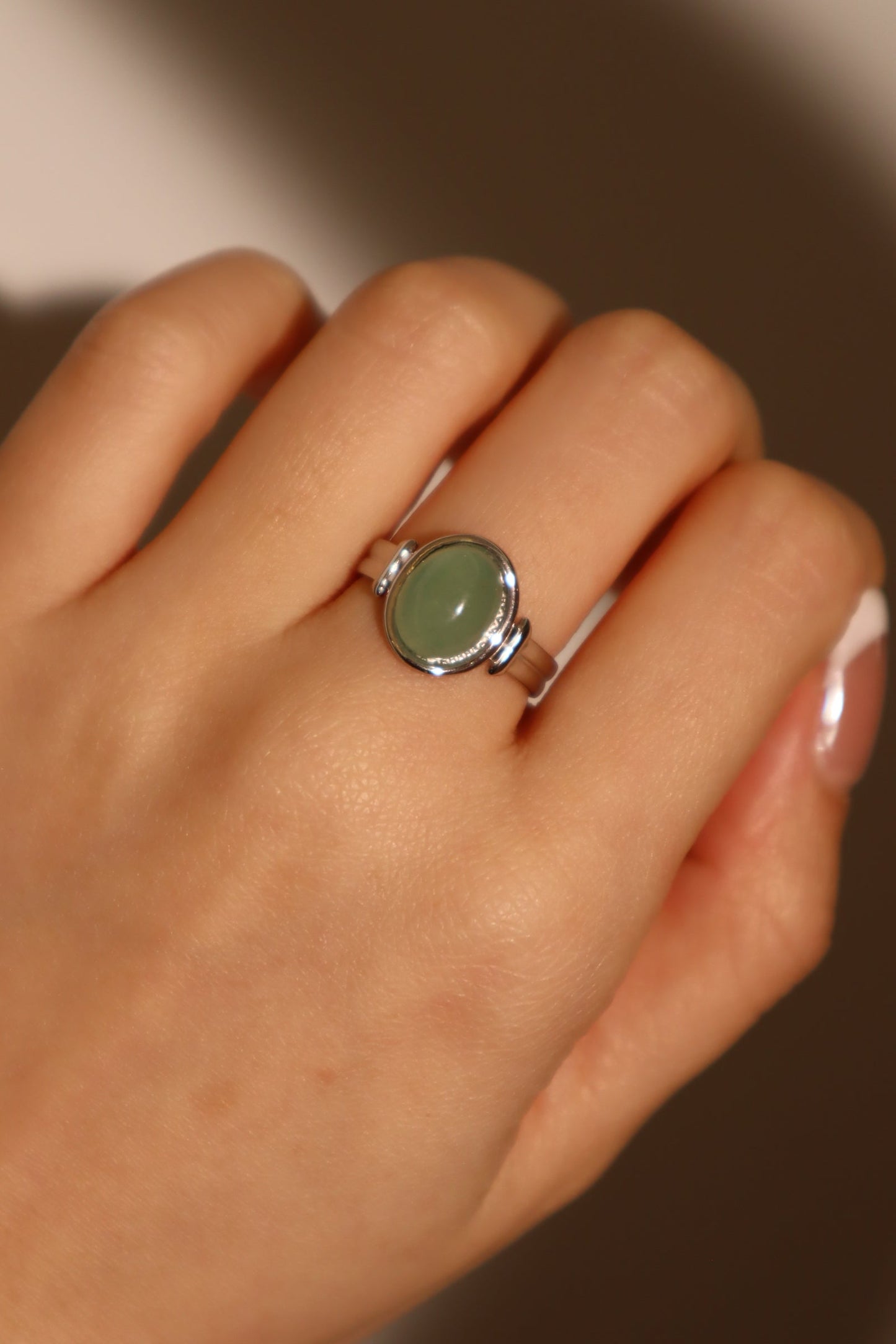 Anillo de jade natural en acero inoxidable