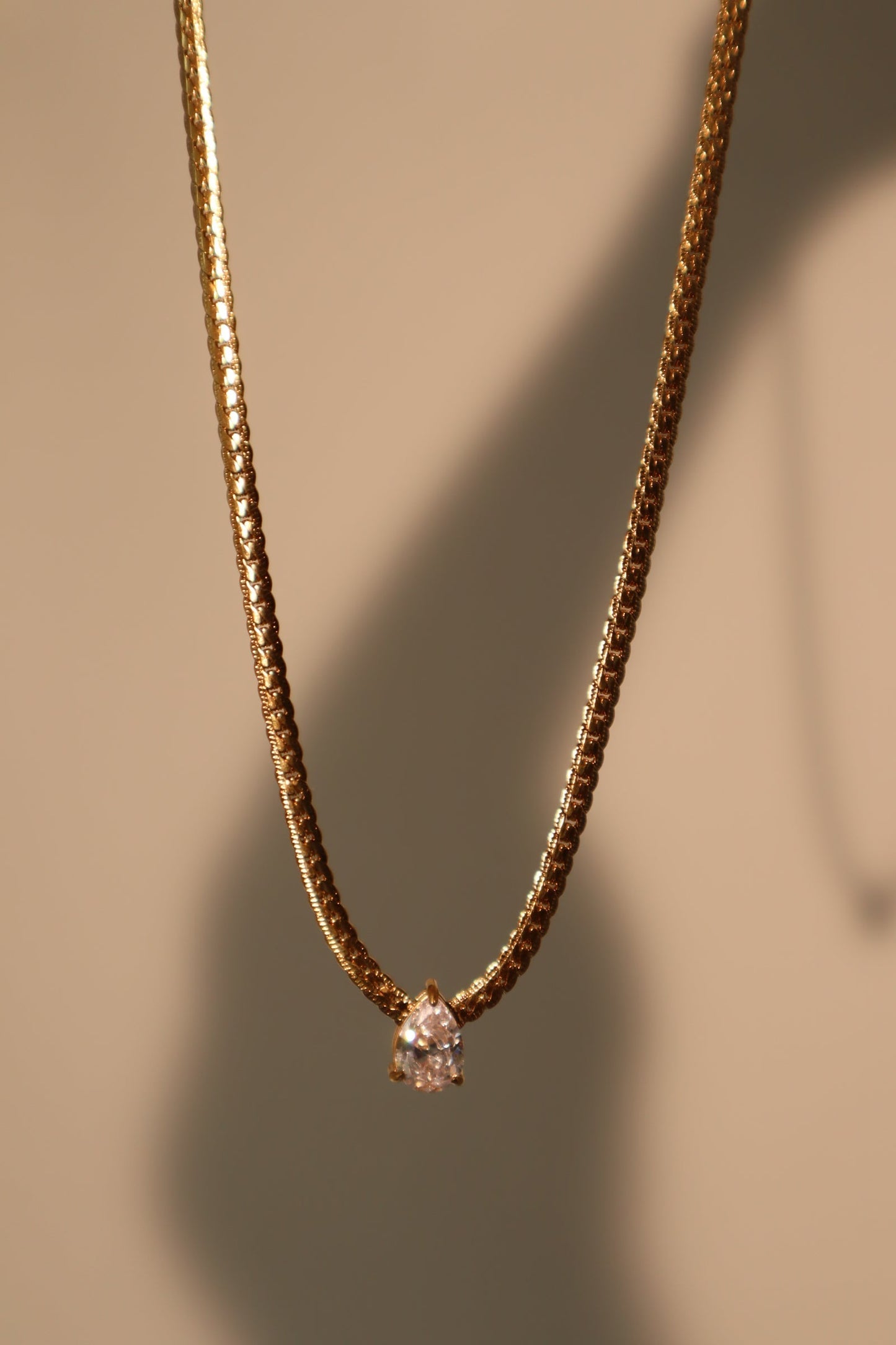 Collar de cadena con gotas de agua en acero inoxidable