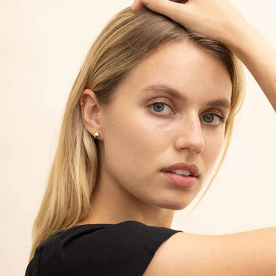 Aretes de bola con perlas