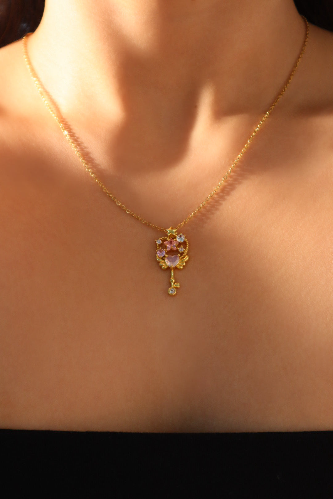 Collar con llave mágica