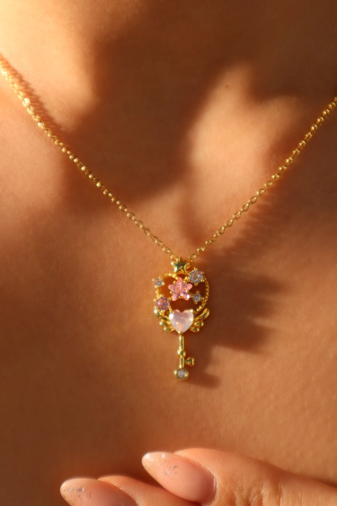 Collar con llave mágica