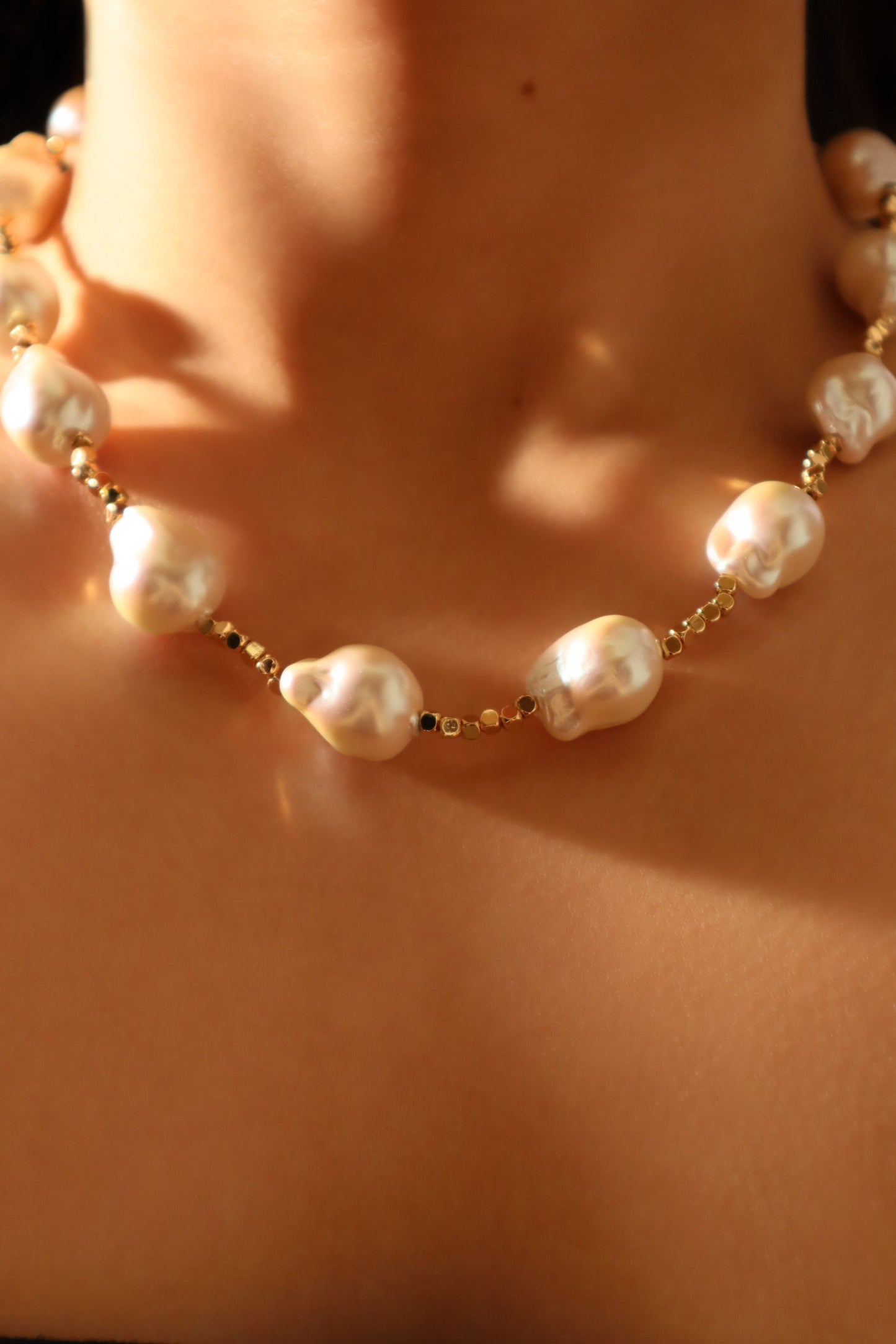 Collar de perlas barrocas múltiples