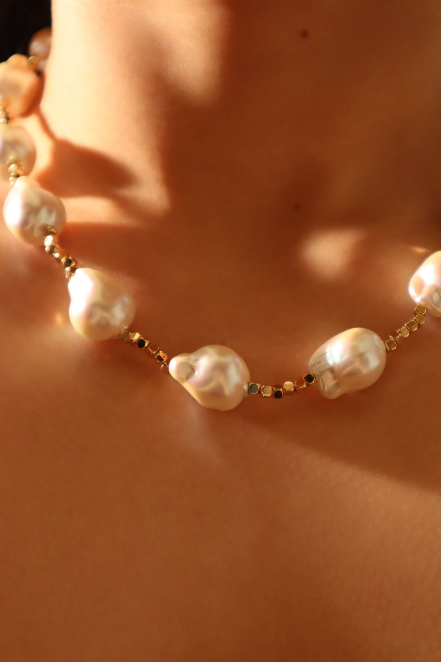 Collar de perlas barrocas múltiples