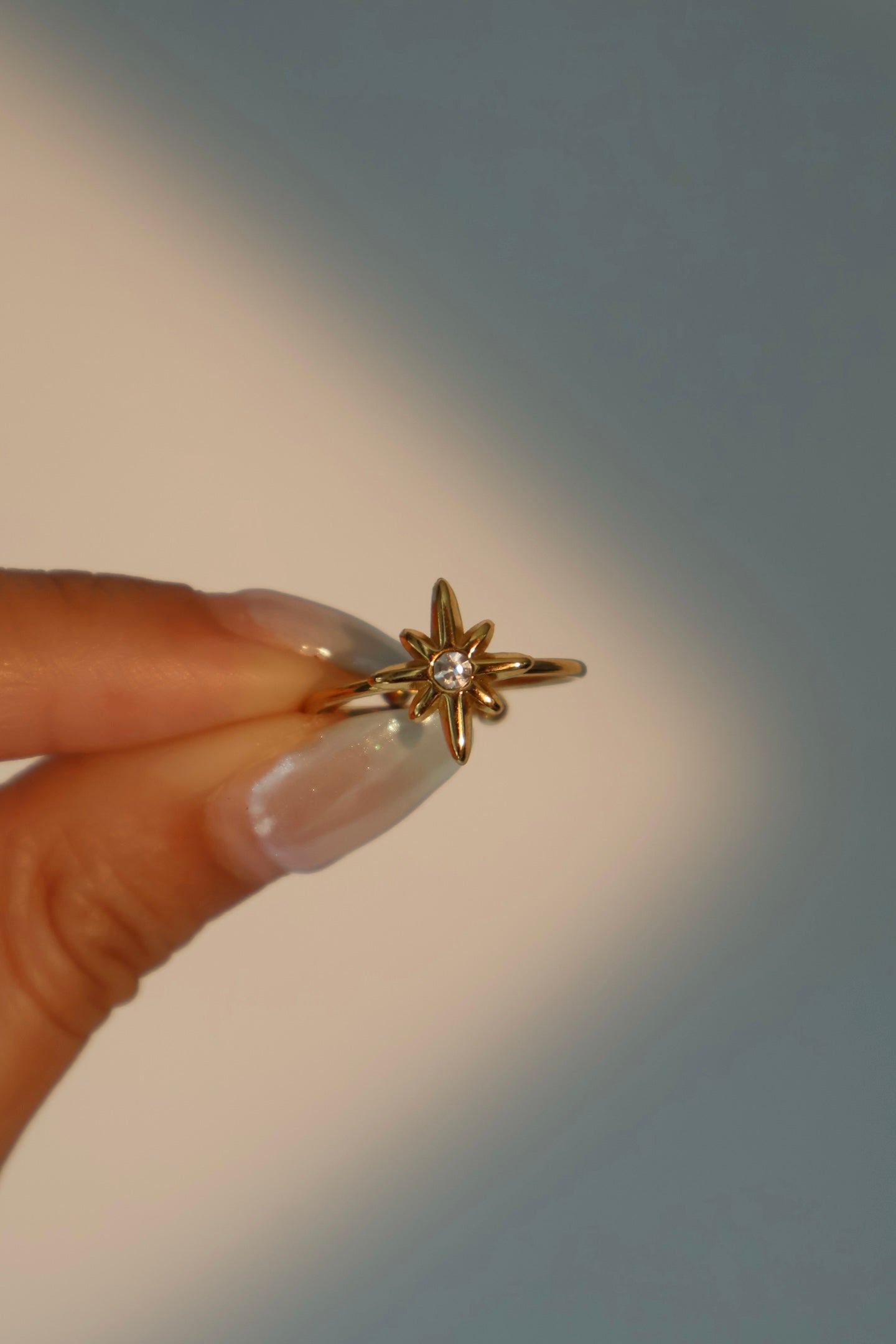 Anillo de acero inoxidable con estrella polar y diamantes