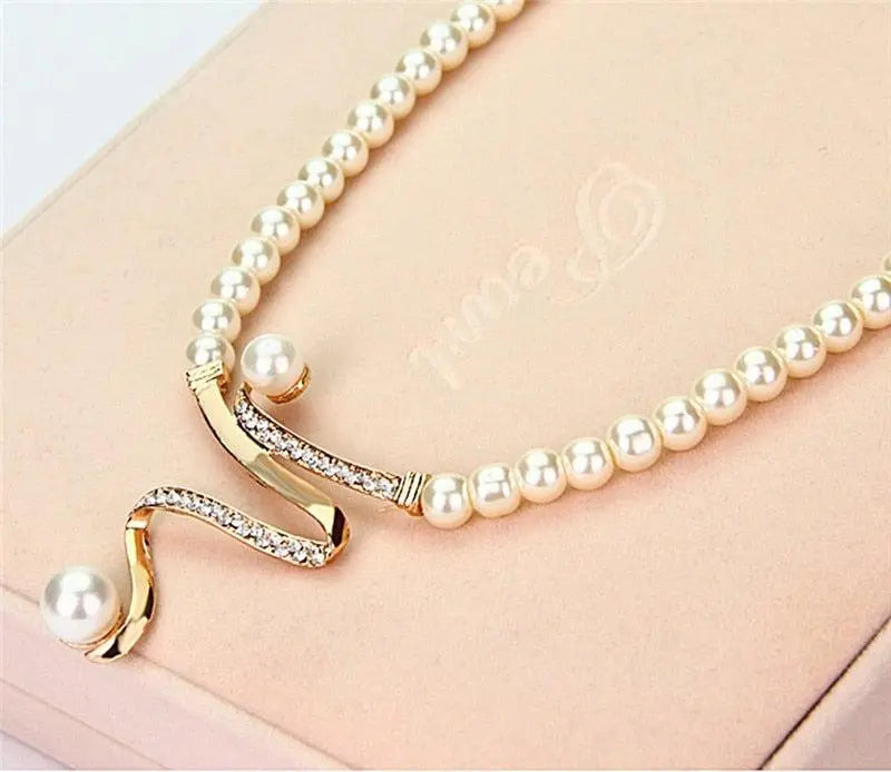 Conjunto de Collar y Pendientes de Perlas Naturales