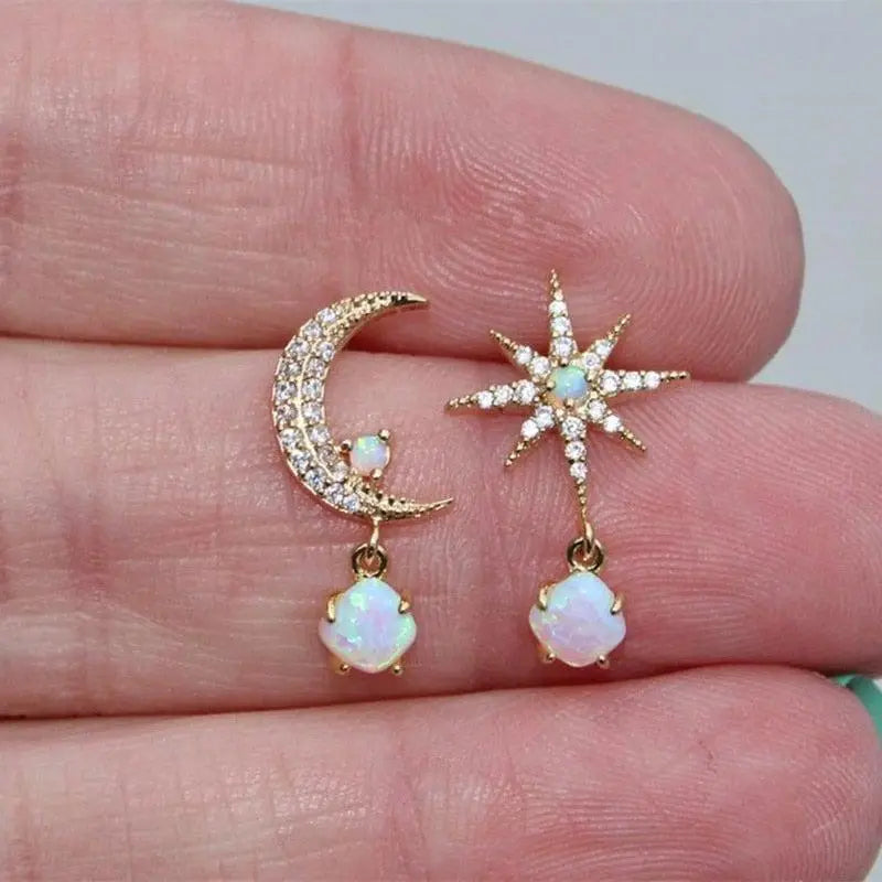 Pendientes de Luna y Estrella hechos de Oro y Opalo
