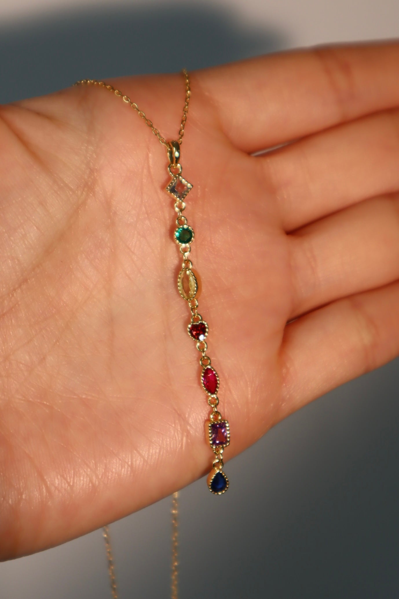 Collar con cadena de gemas de colores en vermeil