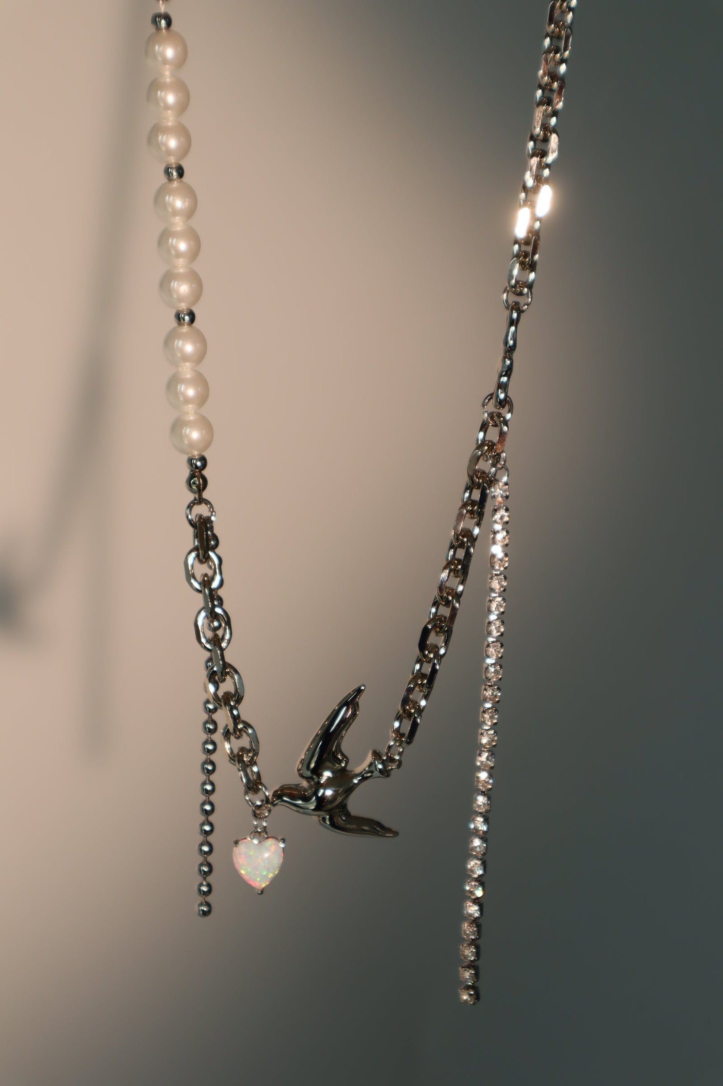 Collar de Paloma en Ópalo Blanco