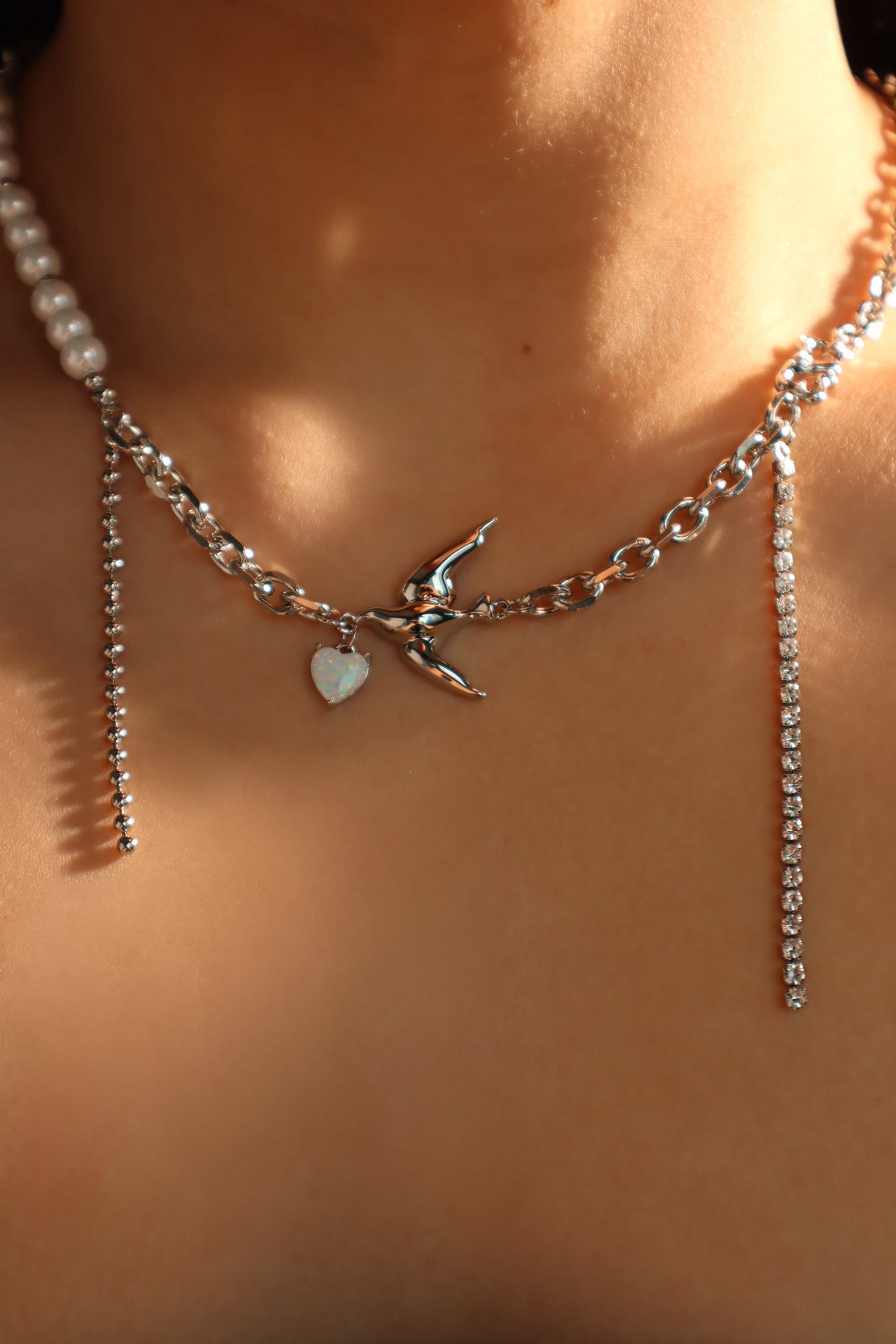 Collar de Paloma en Ópalo Blanco