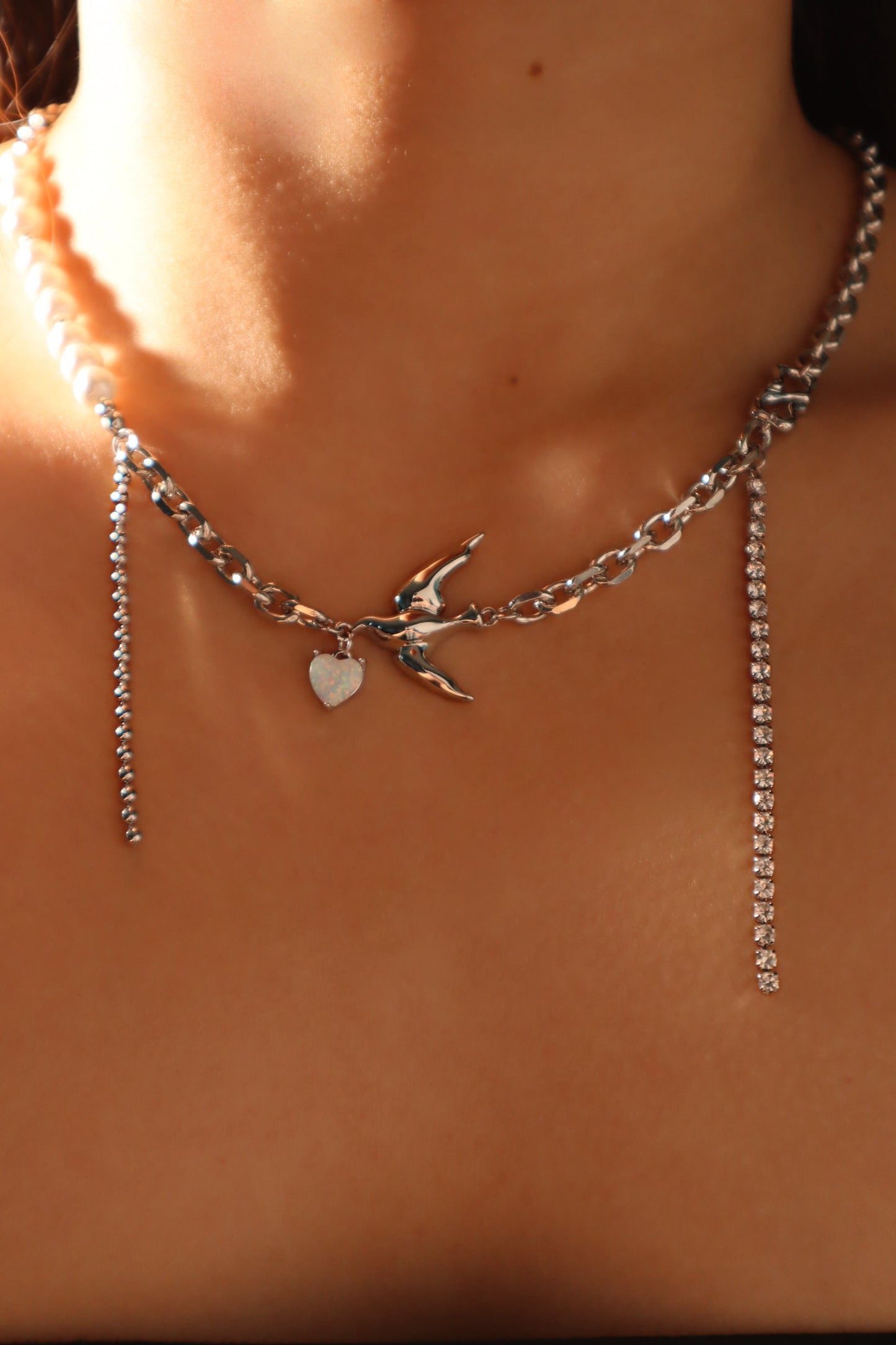 Collar de Paloma en Ópalo Blanco
