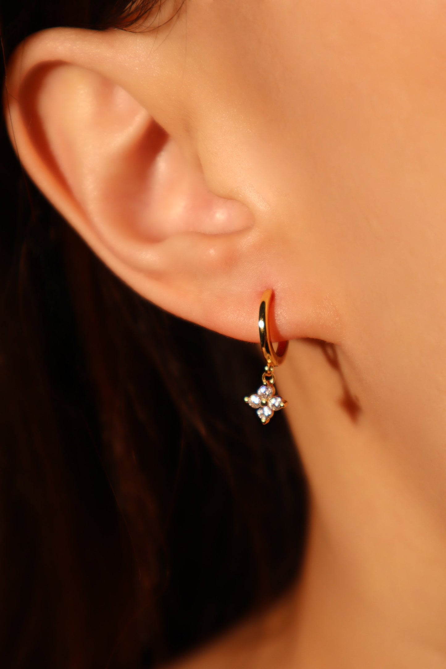 Aretes de aro Vermeil con hoja de la suerte