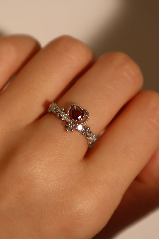 Anillo en forma de corazón guirnalda