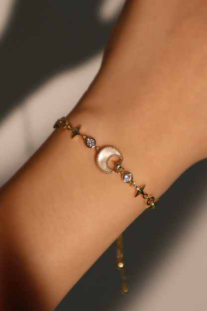 Pulsera con concha, luna y estrella