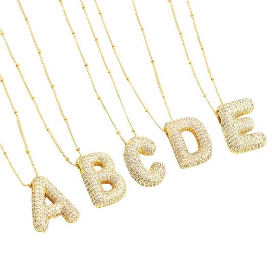 Conjunto de collar con letra de burbuja