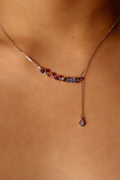 Collar con gota de gema de color