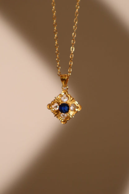 Cadena de encaje con gemas azules en vermeil