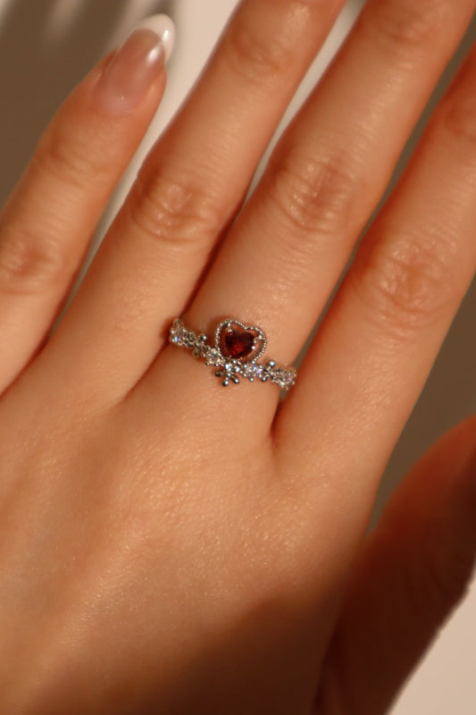 Anillo en forma de corazón guirnalda