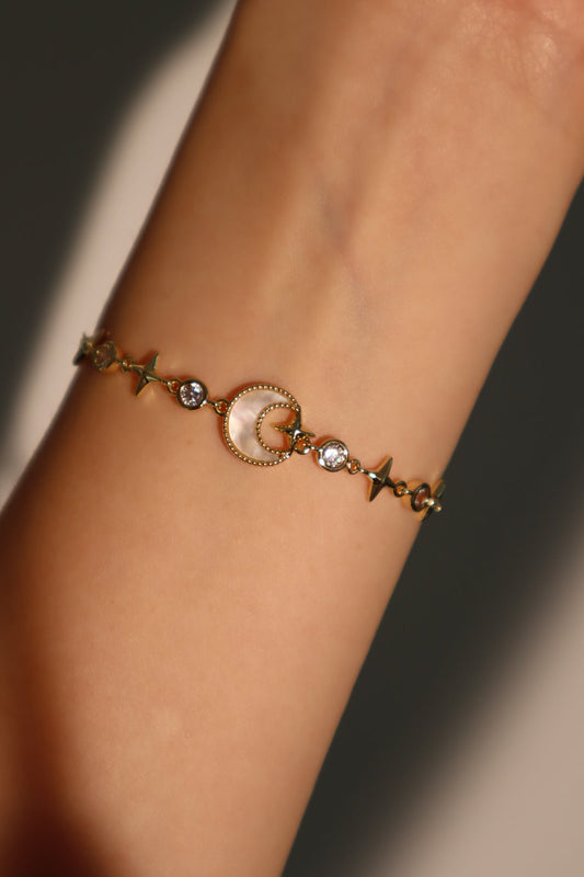 Pulsera con concha, luna y estrella