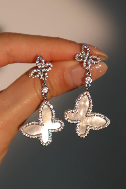 Pendientes de mariposa con concha de diamantes