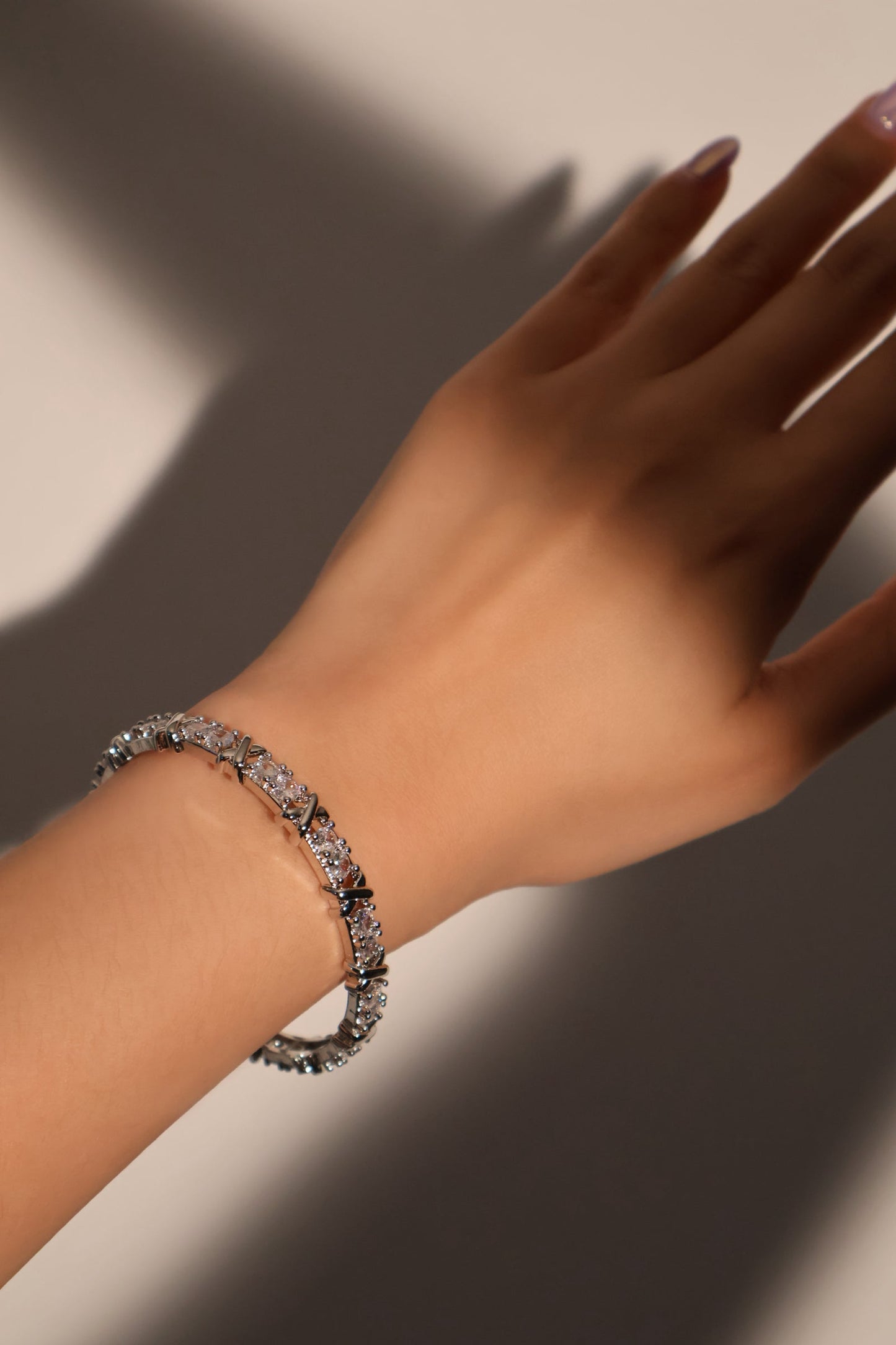 Pulsera con cruz de diamantes