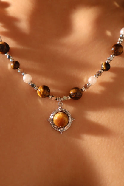 Collar con estrella de perlas marrones de tigerita