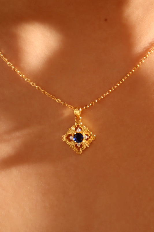 Cadena de encaje con gemas azules en vermeil