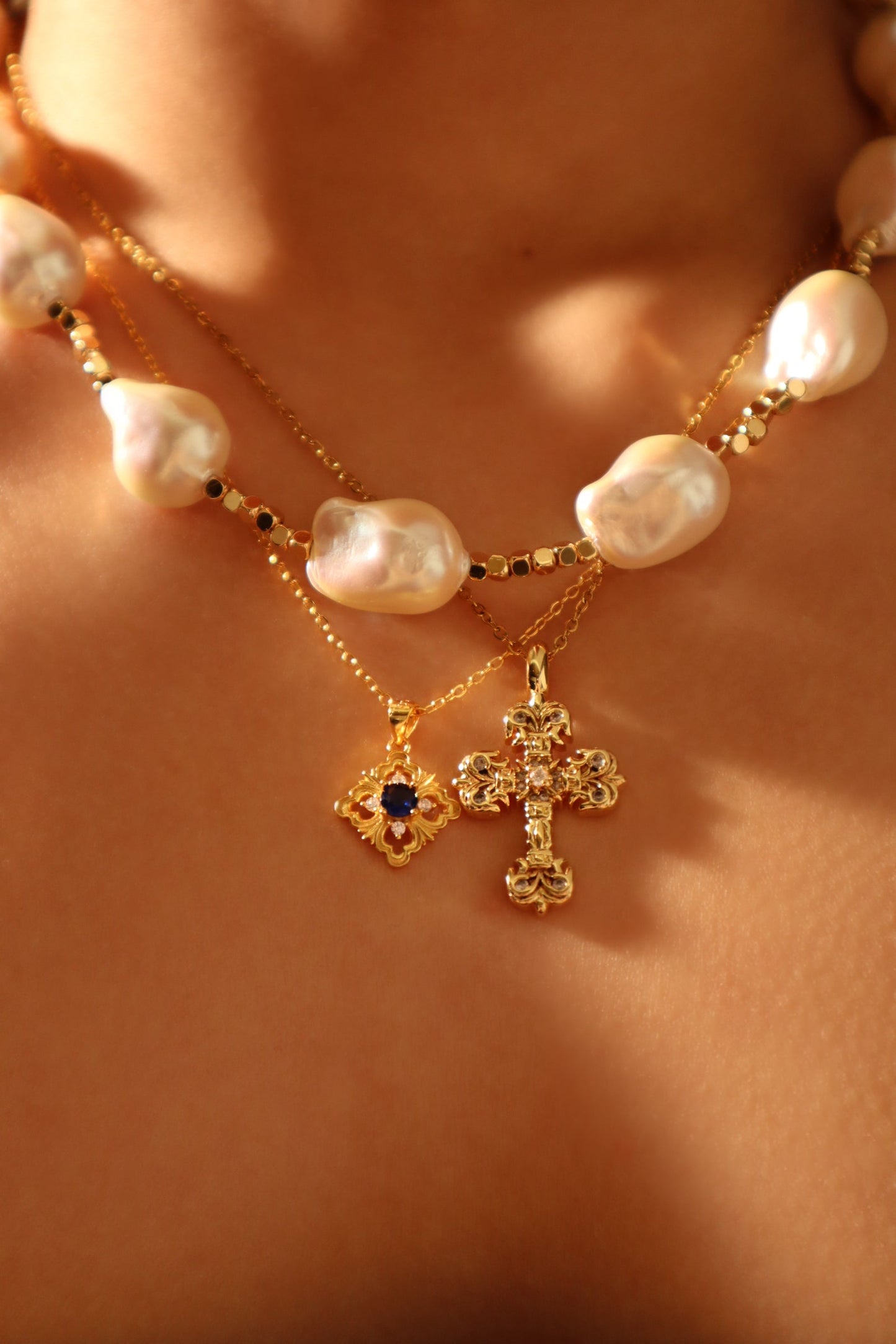 Collar de perlas barrocas múltiples