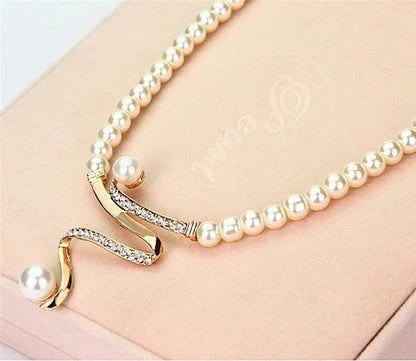 Conjunto de Collar y Pendientes de Perlas Naturales
