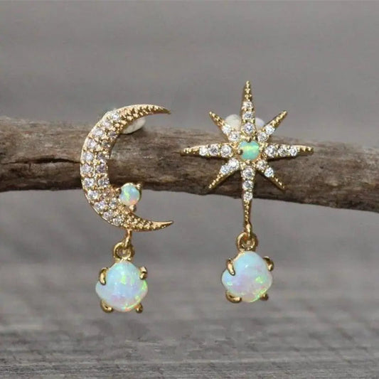 Pendientes de Luna y Estrella hechos de Oro y Opalo