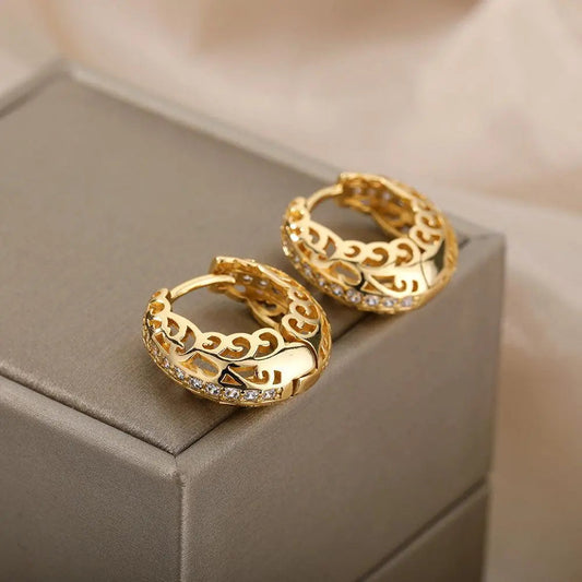 Pendientes minimalistas de mandala en oro