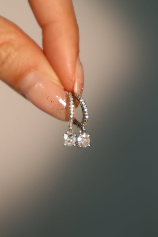 Aros de diamantes en forma de círculo