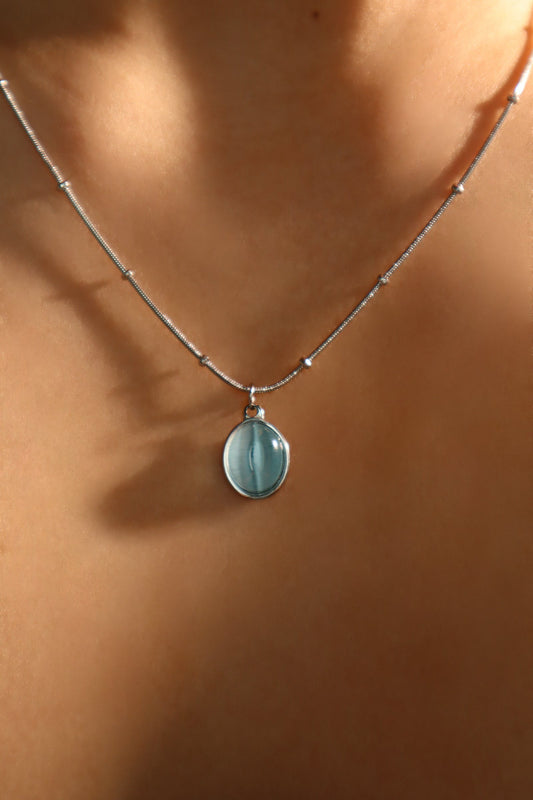 Collar con colgante de ópalo azul en acero inoxidable