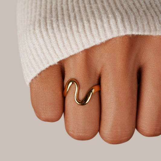 Anillo Ondulado Dorado
