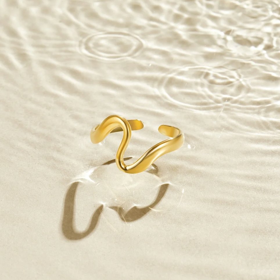 Anillo Ondulado Dorado