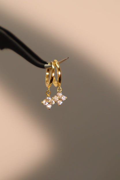 Aretes de aro Vermeil con hoja de la suerte