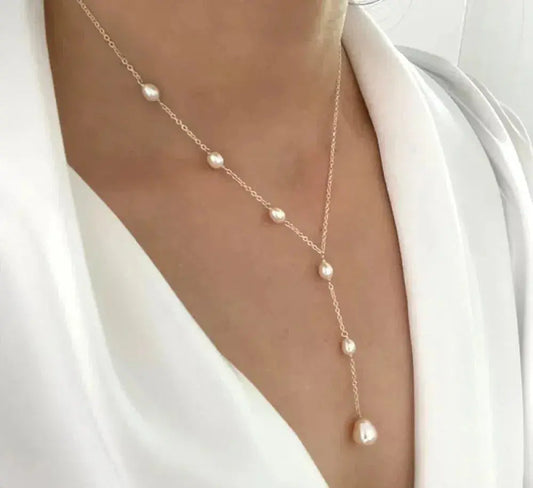 Collar de perlas con colgante vintage
